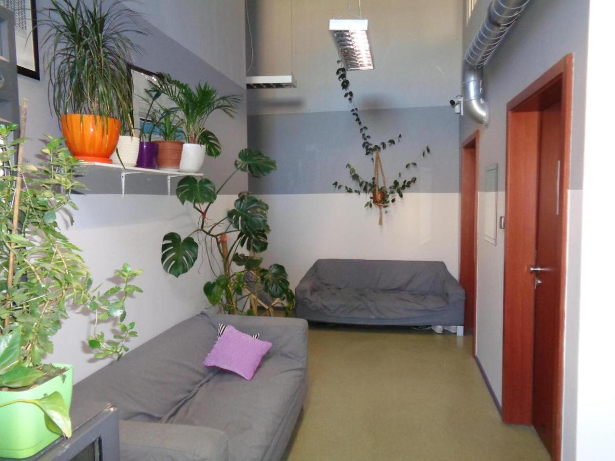 Go Hostel Rewolucji Łódź Buitenkant foto